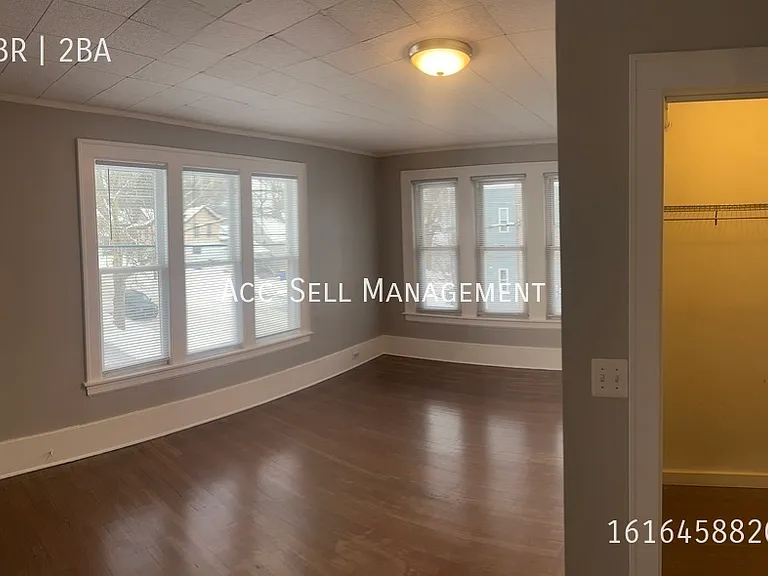 401 Fernando St NE — Photo 11