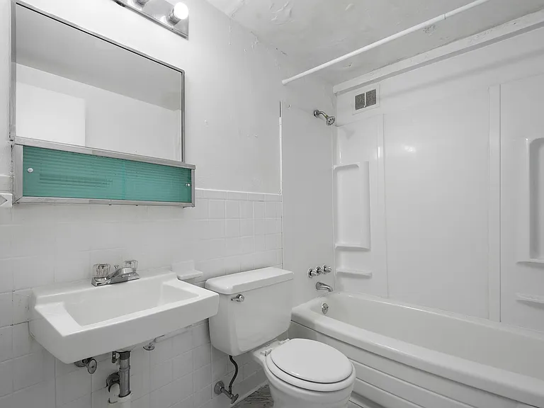 Penn Towers Apartments — Photo 30