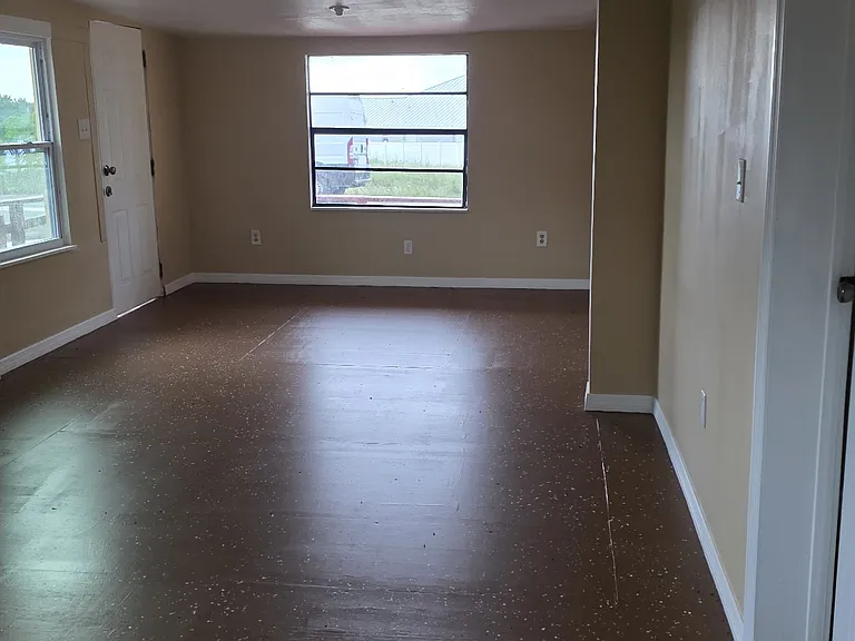 153 Lake June Dr — Photo 11