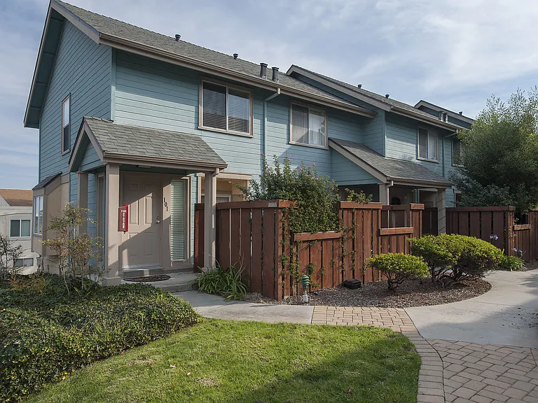 Pacific Vista — Photo 17