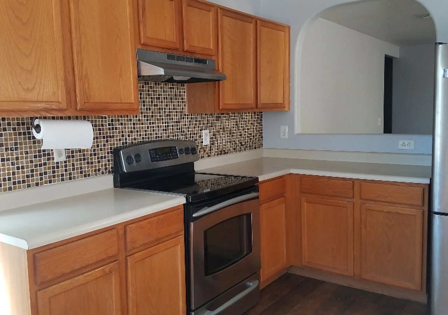 Coming Soon Free Rent Interested Oac 4/2 Home With No Carpet — Photo 3