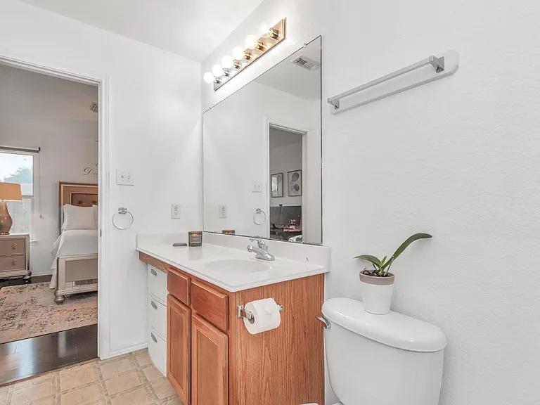 7327 Enchanted Creek Dr — Photo 22