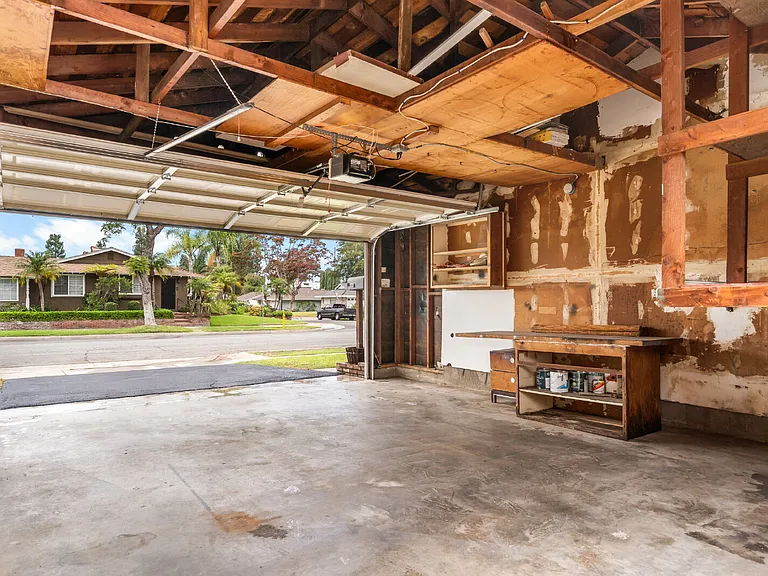 11518 Toerge Dr — Photo 26