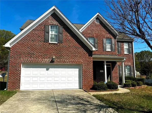 1721 Timber Cove Ct, Winston Salem, NC 27127