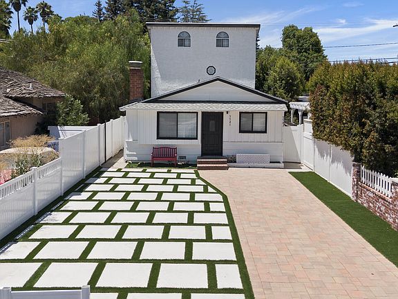 5th image of 5541 Fallbrook Ave