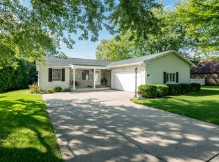 217 Fieldstone Ln, Dixon, IL 61021