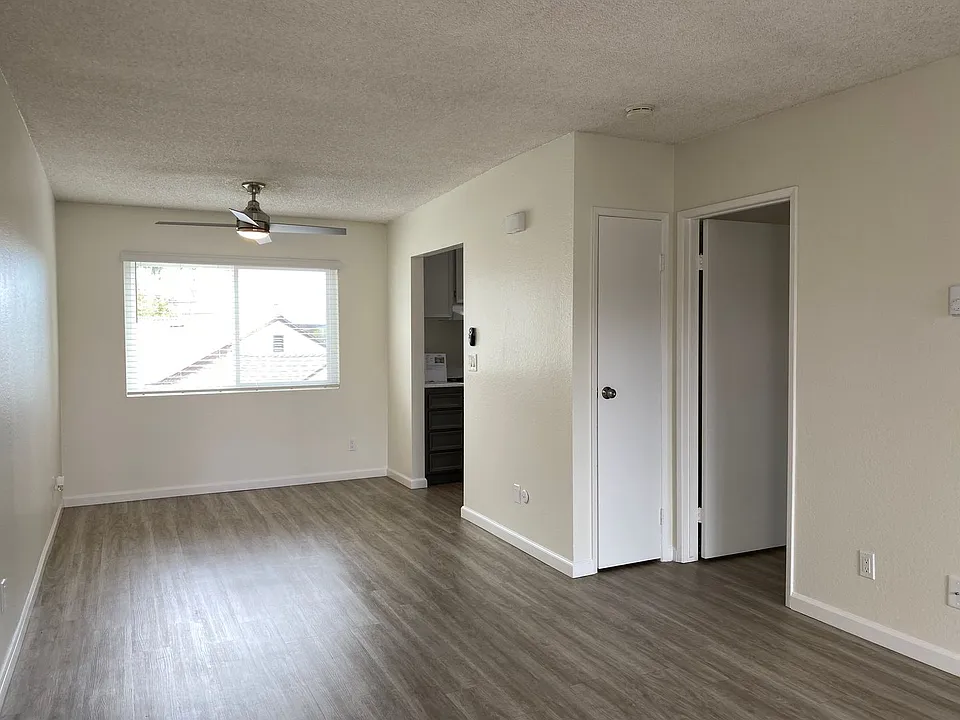 Cabana Apartments