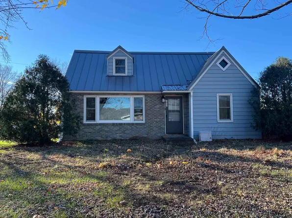 1037 S 11th St, Prairie Du Chien, WI 53821