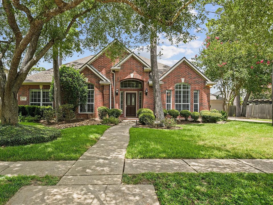 1st image of 705 Hidden Oak Ln
