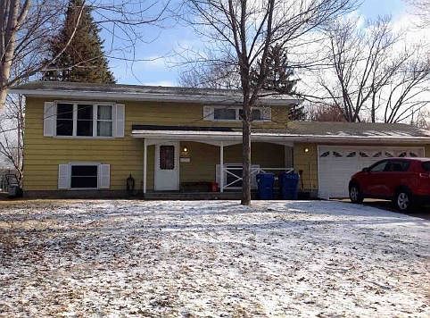 1st image of 412 6th Ave N