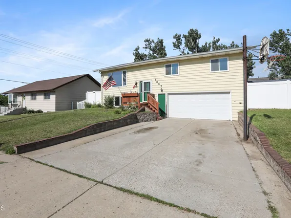 1807 8th Ave E, Williston, ND 58801