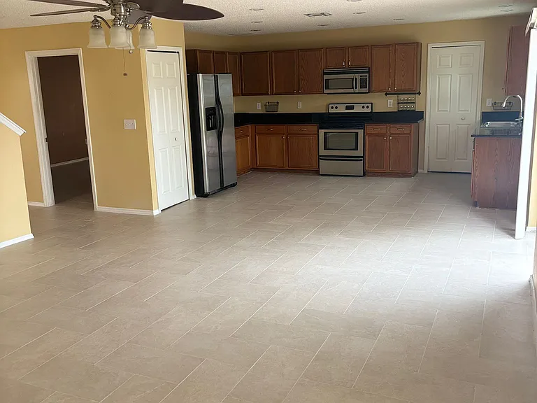 2102 Stoneview Rd — Photo 10