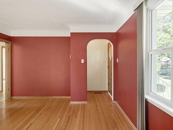 5th image of 13323 109a Ave NW