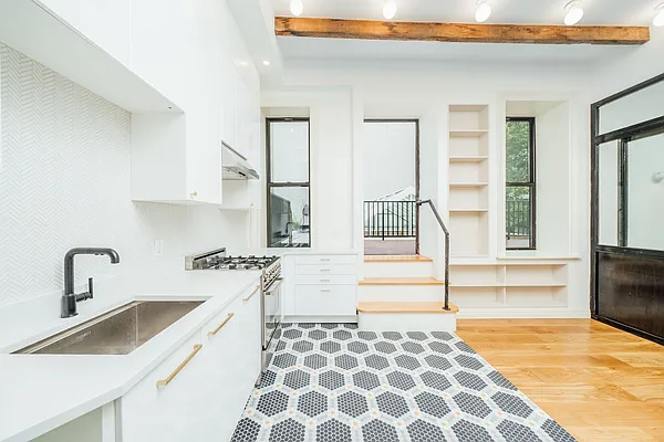 Rented by Nooklyn NYC LLC | media 18