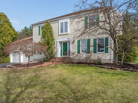 4th image of 19 Reading Rd