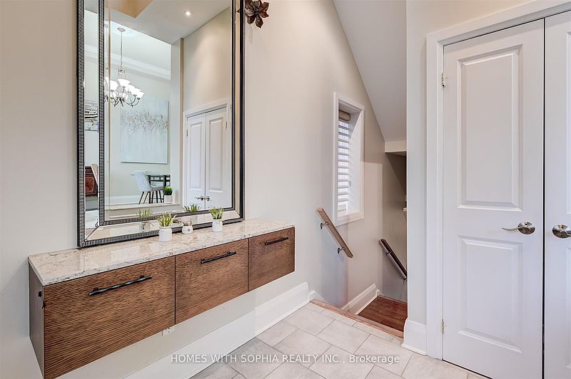Toronto House for rent - 3 Bedrooms — photo 2