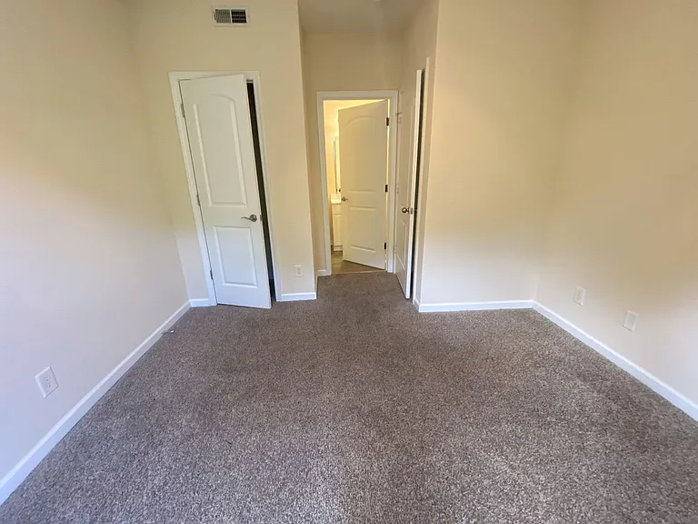 11 Maverick Dr — Photo 228