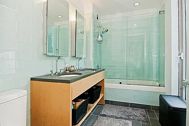 Rented by R New York