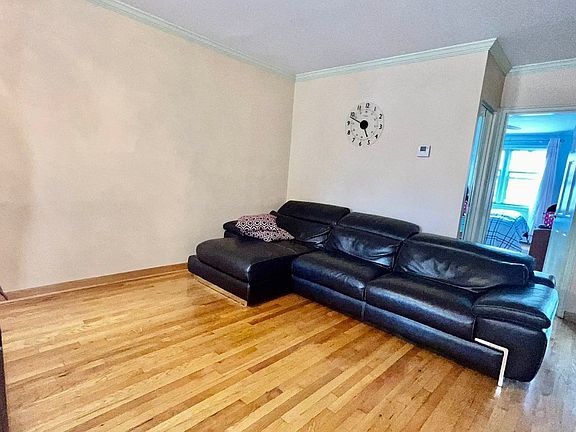 5th image of 10529 63rd Dr Floor 1