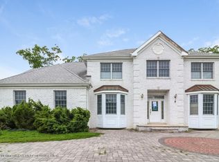 5 Forest Edge Dr, Manahawkin, NJ 08050