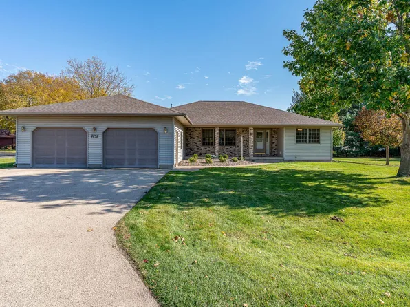 1752 Schade St, Thomson, IL 61285