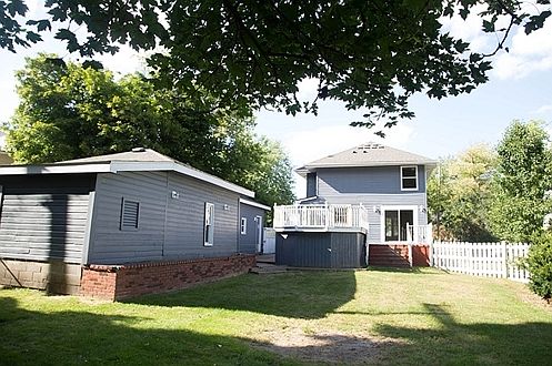 4th image of 66 E Burdick St