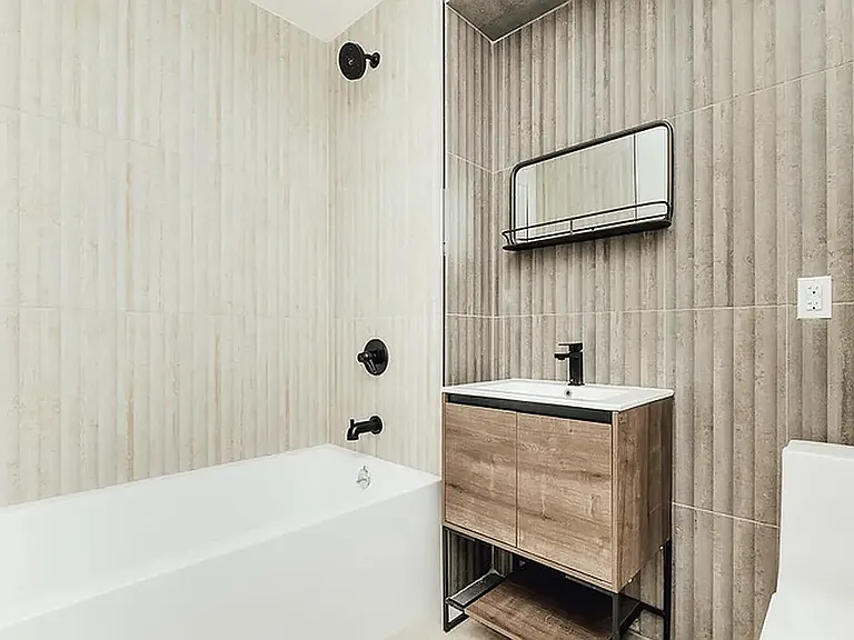 978 Rogers Ave #1R — Photo 8