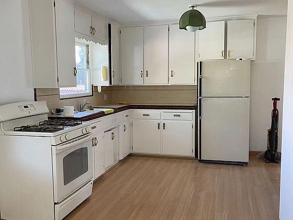 2nd image of 715 Brightwood Ave