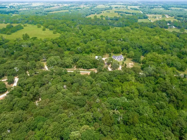 150 Green Oaks Dr, Sadler, TX 76264