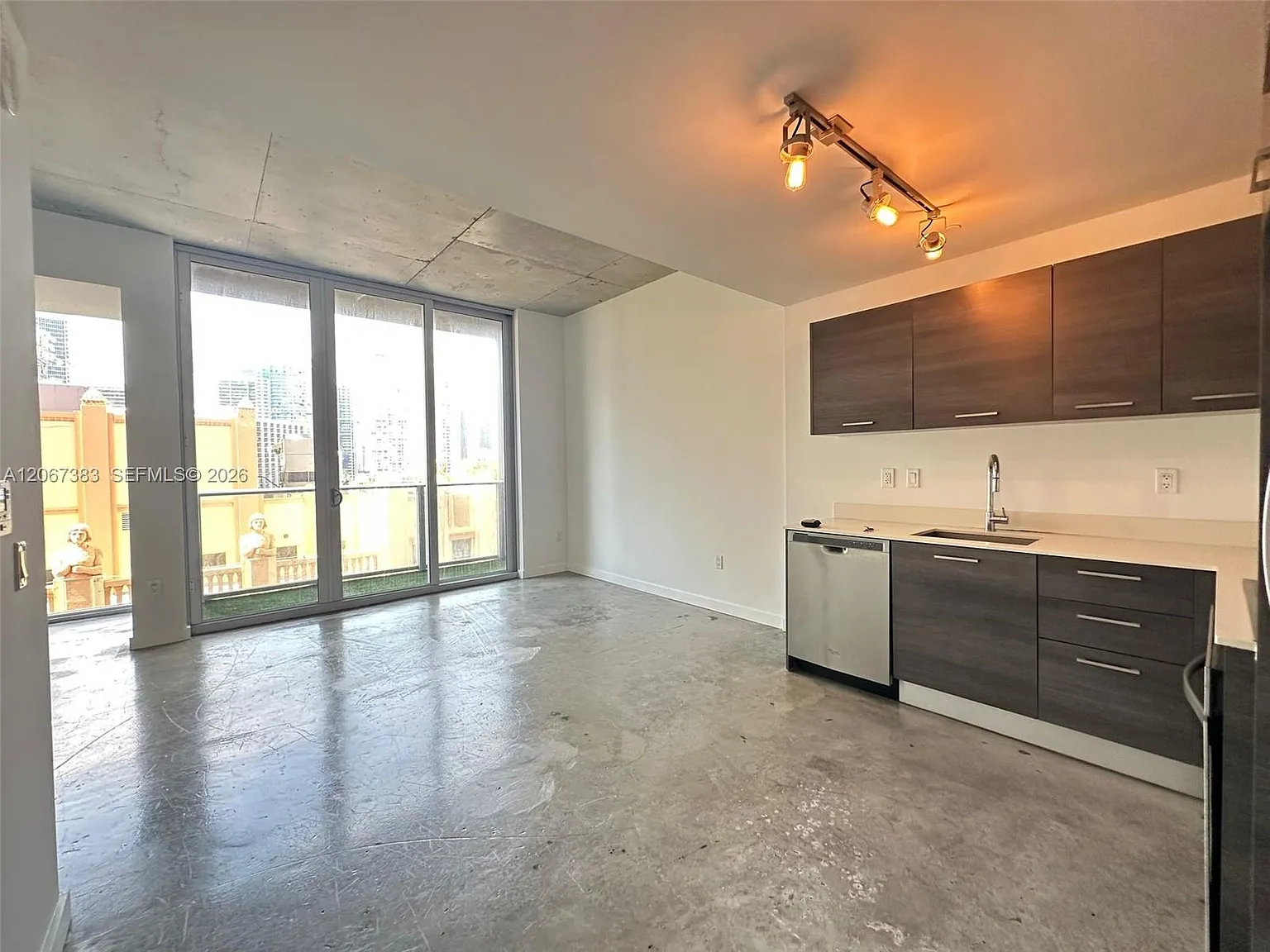 Centro Condo — Photo 2