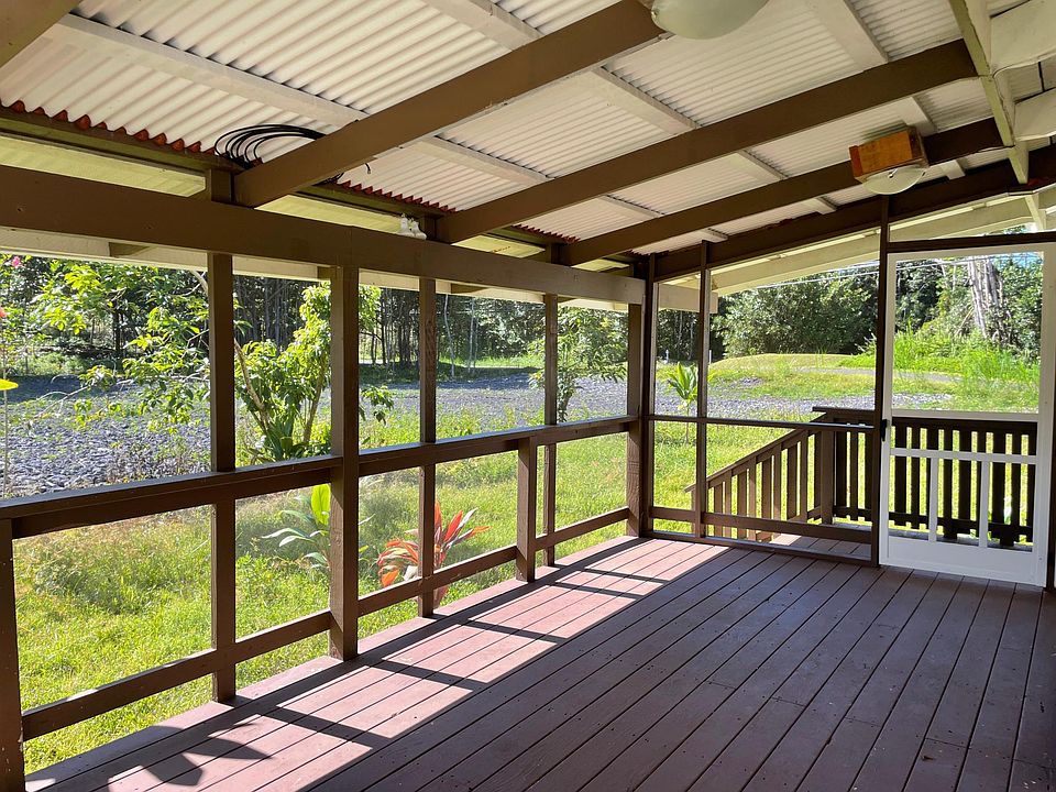 Large screened lanai