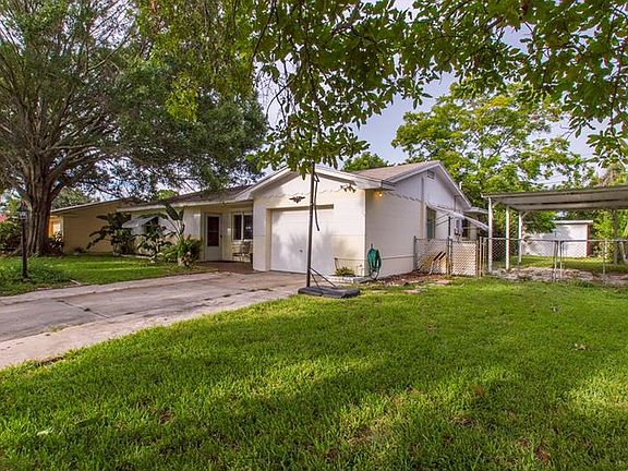 3rd image of 15573 Bedford Cir W