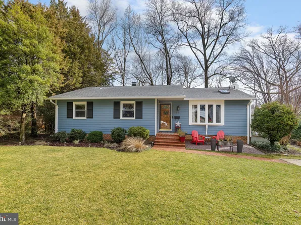 125 Casmar St SE, Vienna, VA 22180