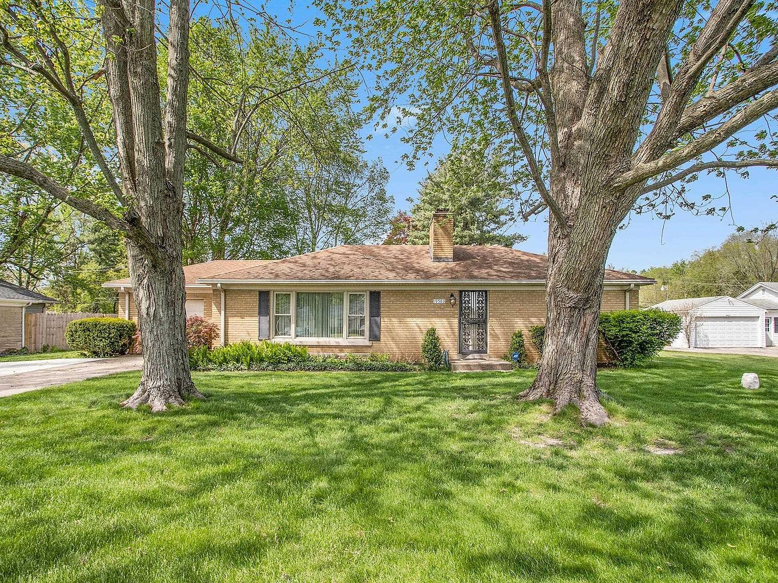 19503 Kern Rd, South Bend, IN 46614 Zillow