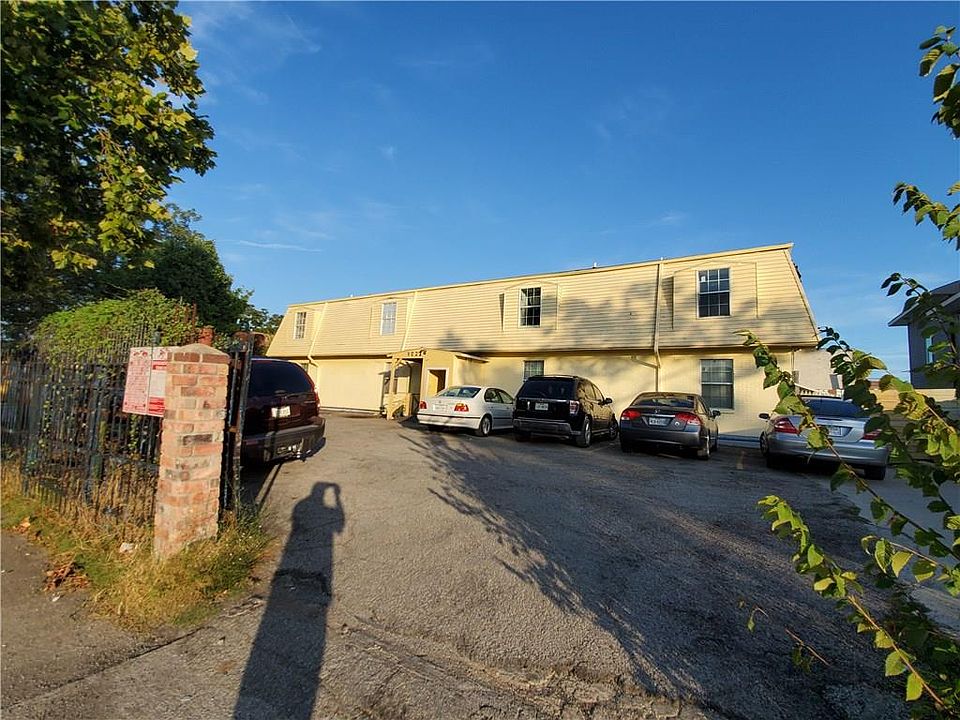 2nd image of 3022 South Blvd