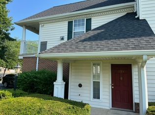 25230 Pond View Sq, Chantilly, VA 20152