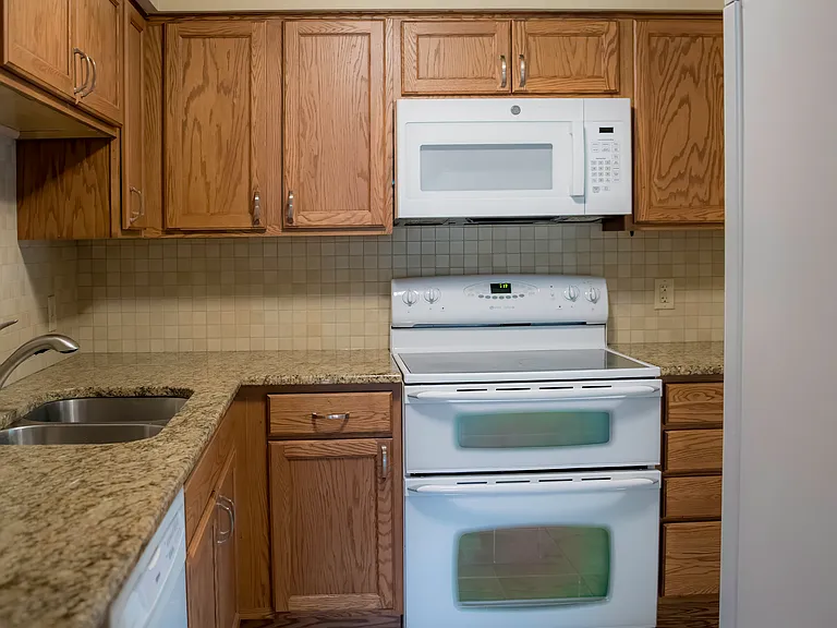 3530 Pillsbury Ave S — Photo 2