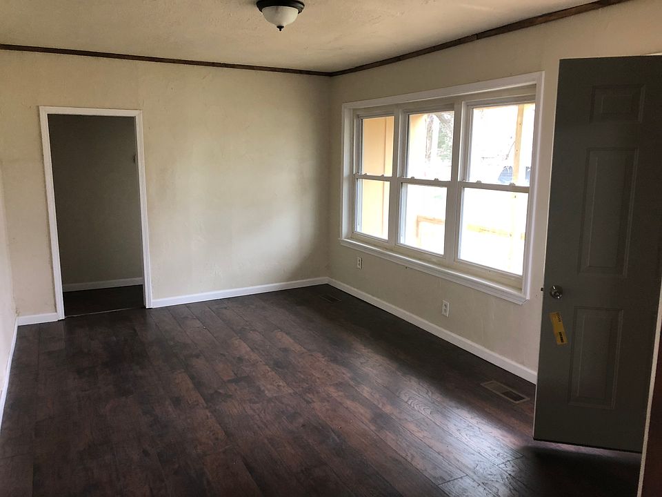 1st image of 400 E Juanita St