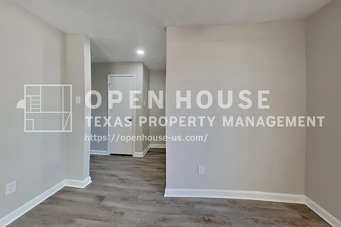 2314 Pebbledowne Cir — Photo 4