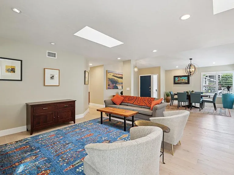 1767 Woodbine Pl — Photo 8