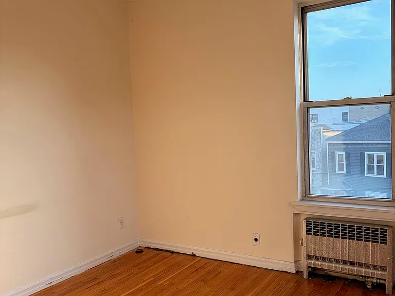 30-07 44th St #3 — Photo 16