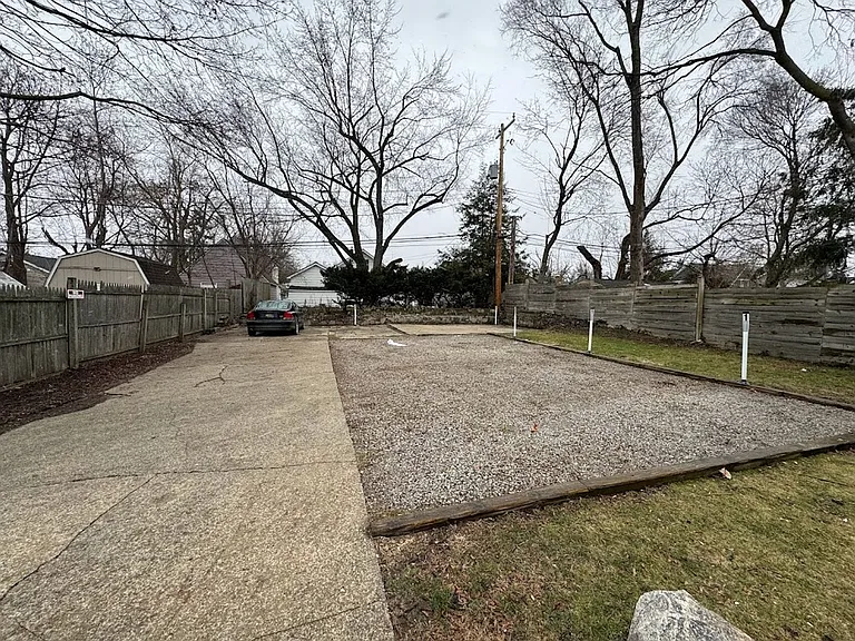 D090 - Terry Ave 133 — Photo 5
