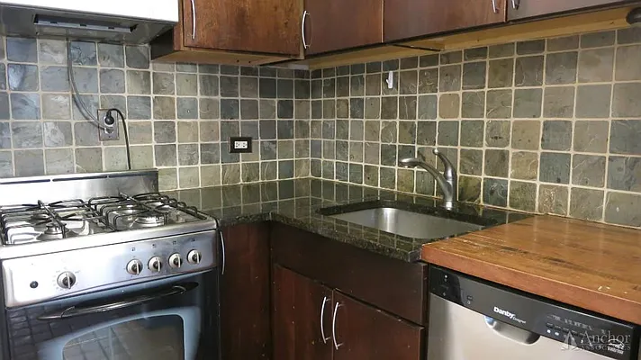 Rented by Anchor Associates | media 7