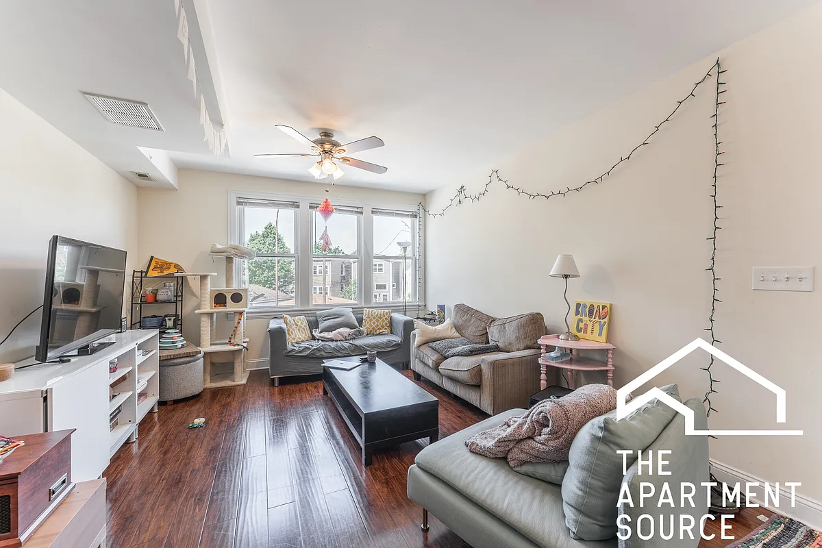 Building Photo - 3047 N Kimball Ave #2