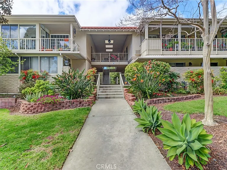 661 Avenida Sevilla #B — Photo 4