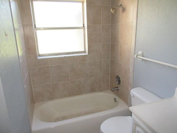 4th image of 1272 Armsdale Ave