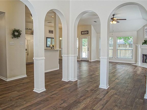 4th image of 1146 Rivertree Dr
