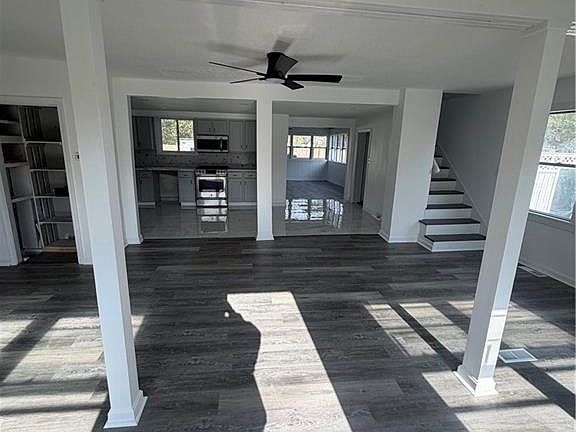 5th image of 131 Canfield Ave