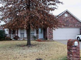 5205 Greenan Dr, Sand Springs, OK 74063