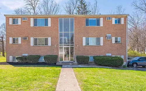 220 Oak Street Photo 1